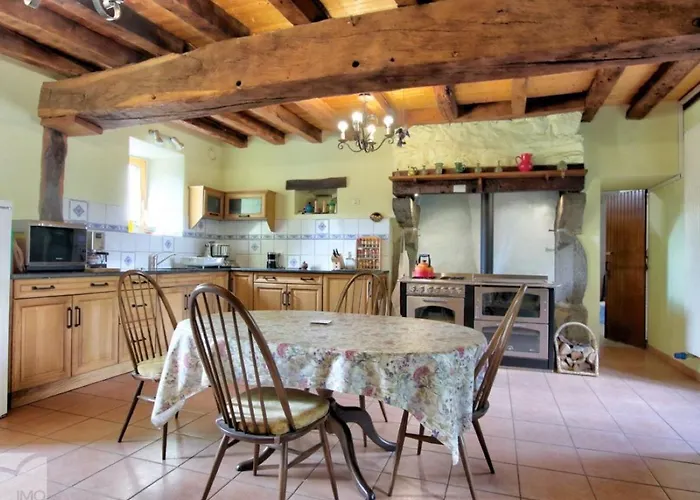 Des Chirons, 30mins Puy Du Fou